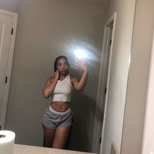 Meet your Posher, Lea